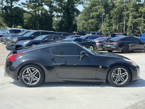 Used 2014 Nissan 370Z Coupe RWD image 10