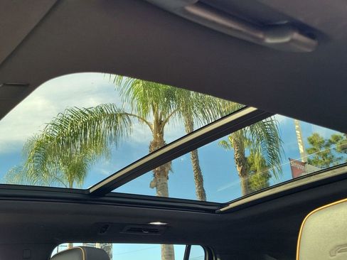 Used 2023 GMC Yukon XL AT4 image 19