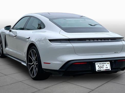 Used 2022 Porsche Taycan RWD image 10