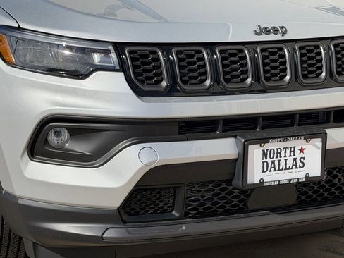 New 2026 Jeep Compass Latitude image 7