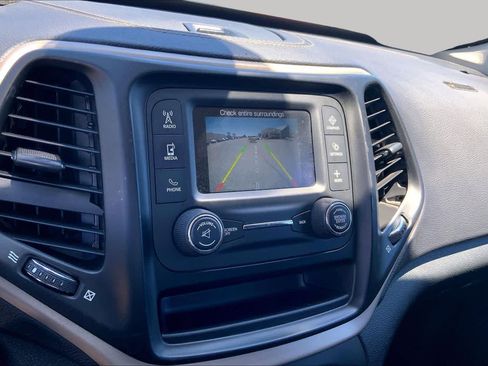 Used 2016 Jeep Cherokee Sport AWD/4WD image 26