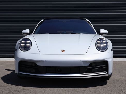 Used 2025 Porsche 911 Carrera RWD image 7