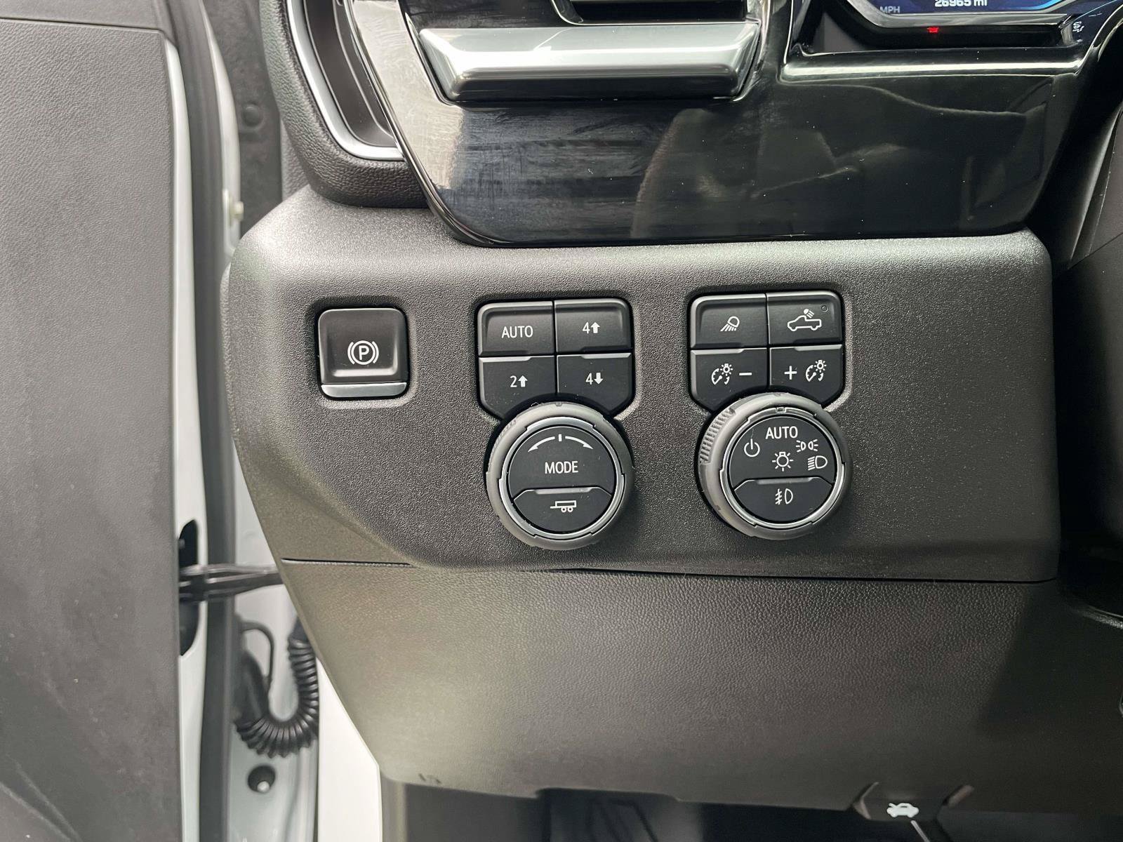 Used 2025 Chevrolet Silverado 1500 RST AWD/4WD image 16