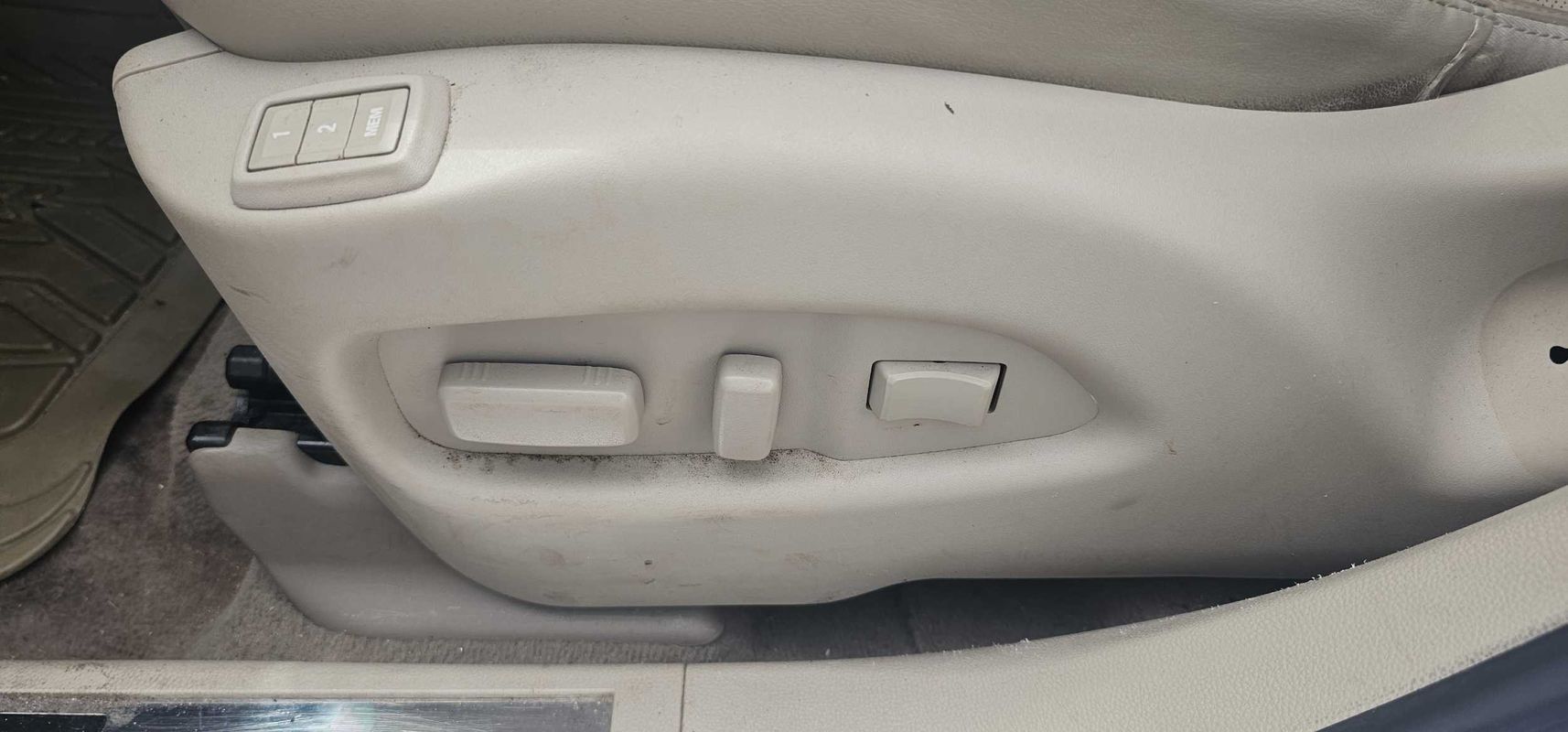 Used 2016 Cadillac SRX Luxury FWD image 12