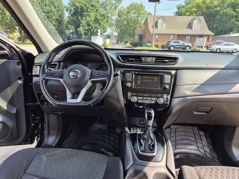 Used 2020 Nissan Rogue SV w/ Premium Package FWD image 9