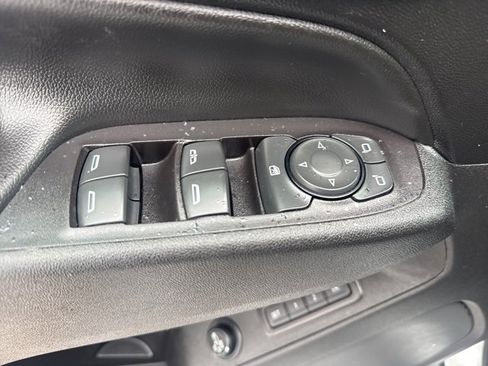 Used 2019 Chevrolet Equinox Premier image 11