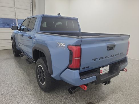 Used 2026 Toyota Tacoma TRD Off-Road AWD/4WD image 5