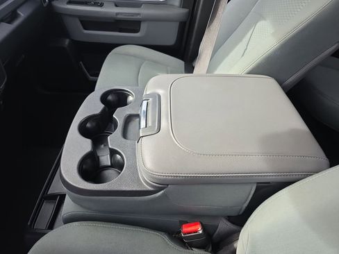 Used 2019 RAM 1500 Classic SLT image 10