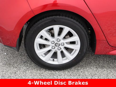 Used 2025 Toyota Corolla SE image 6