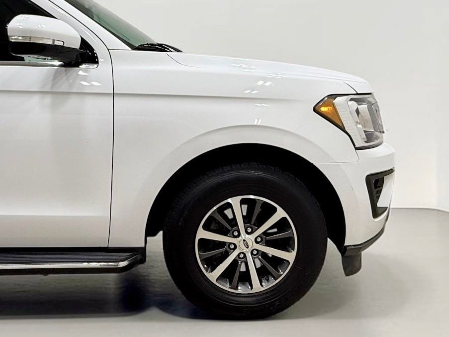 Used 2019 Ford Expedition XLT w/ Equipment Group 202A AWD/4WD image 11