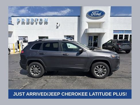 Used 2019 Jeep Cherokee Latitude Plus w/ Comfort/Convenience Group AWD/4WD image 1