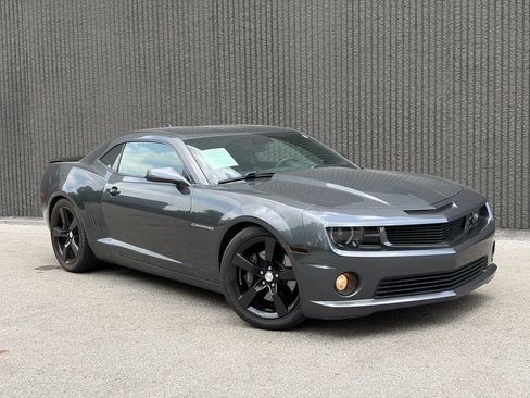 Used 2010 Chevrolet Camaro SS w/ RS Package RWD image 9