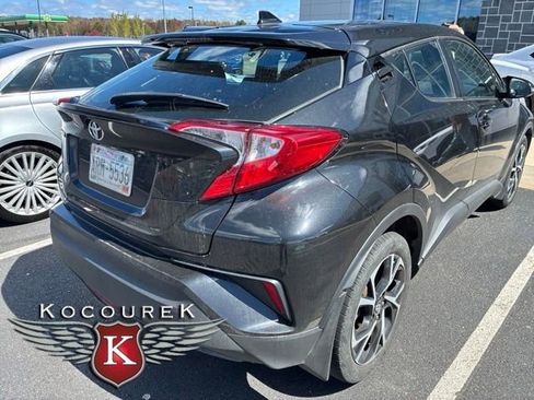Used 2018 Toyota C-HR XLE FWD image 6