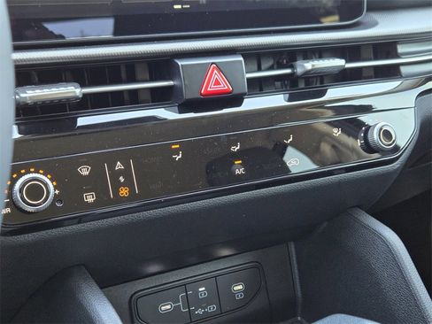 New 2026 Kia Sportage LX image 14