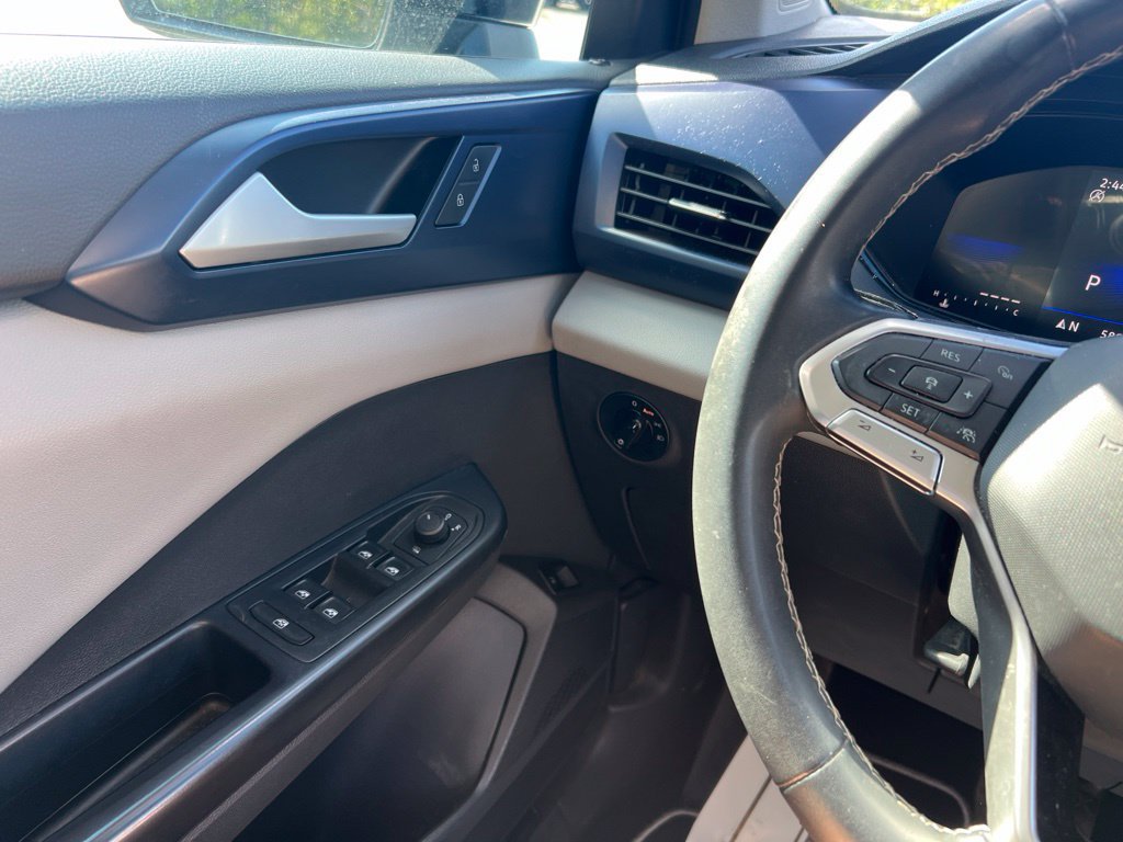 Certified 2023 Volkswagen Taos SE w/ Panoramic Sunroof Package FWD image 20