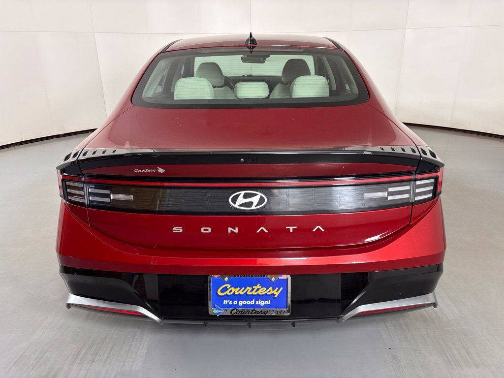 Used 2025 Hyundai Sonata SEL FWD image 7
