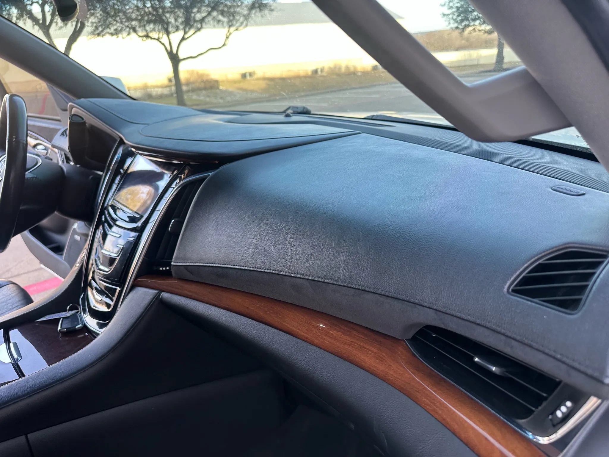 Used 2015 Cadillac Escalade Luxury AWD/4WD image 31