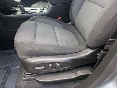 Used 2023 Chevrolet Traverse LT AWD/4WD image 19