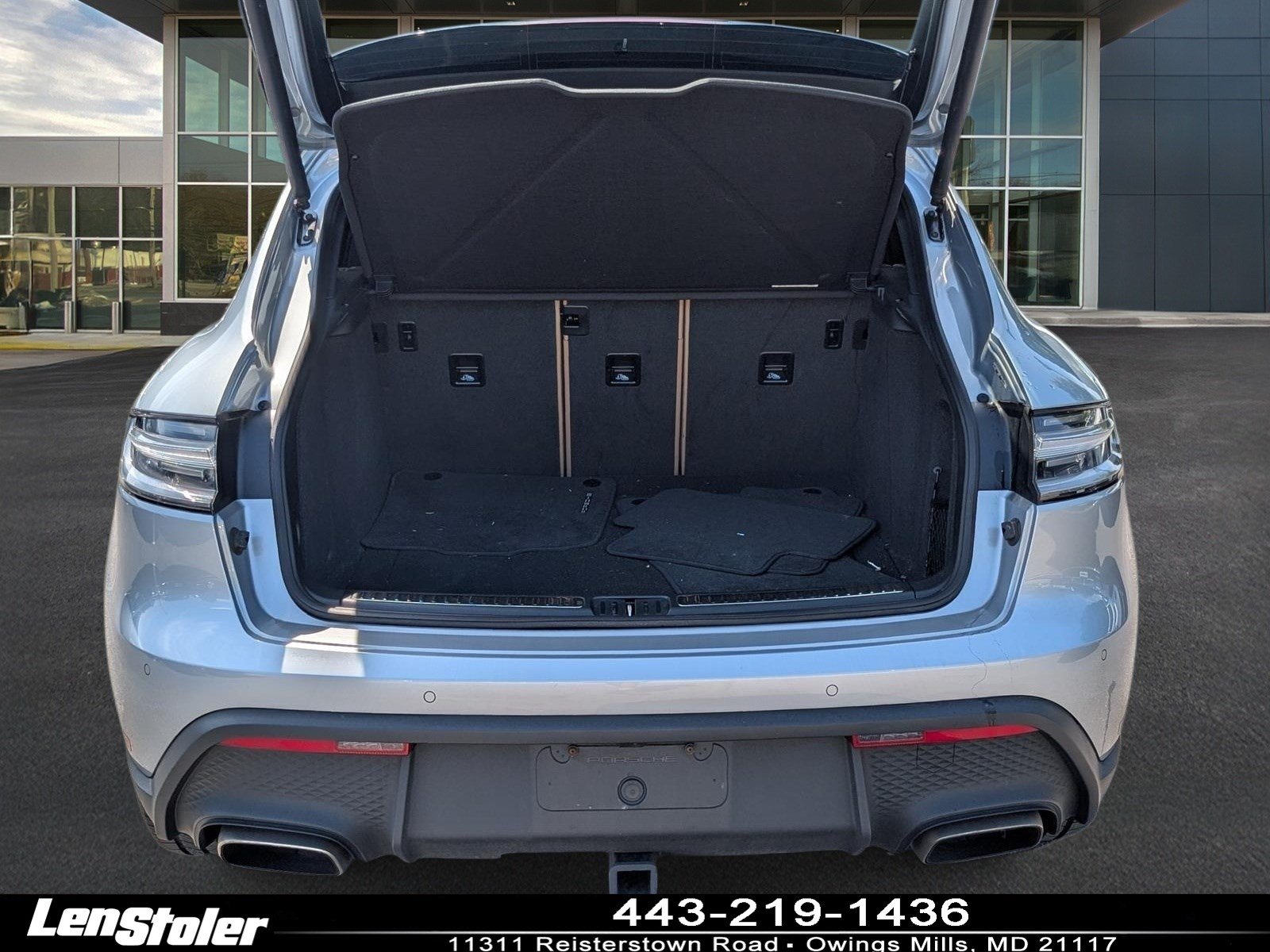 Used 2024 Porsche Macan AWD/4WD image 13