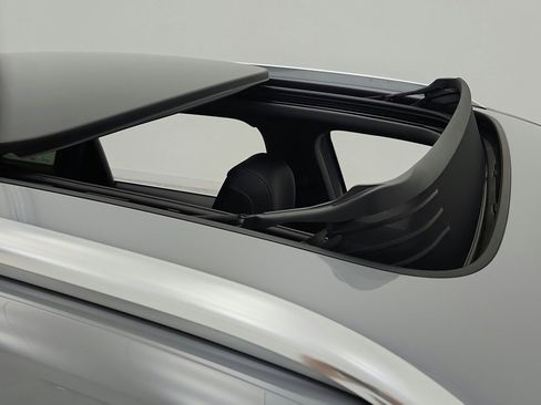 Used 2023 Audi Q4 e-tron Premium Plus w/ Premium Plus image 17