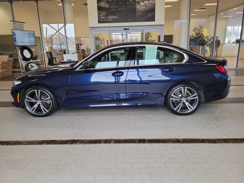 Used 2023 BMW 330i xDrive Sedan w/ Premium Package AWD/4WD image 8