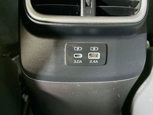 Used 2023 Subaru Outback Premium AWD/4WD image 9