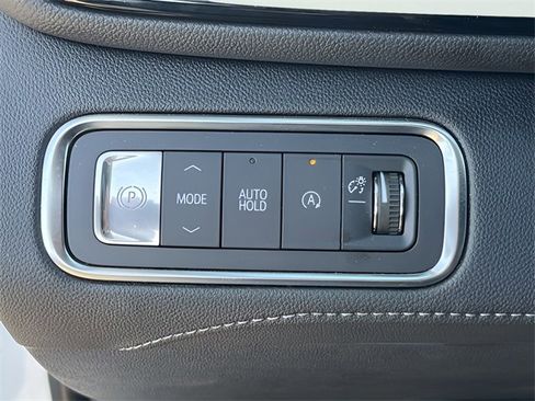 Used 2025 Buick Enclave Preferred image 23