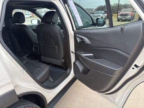 New 2026 Chevrolet Trax RS w/ Sunroof Package image 39
