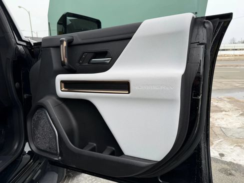 Used 2024 GMC Hummer EV 2X AWD/4WD image 12