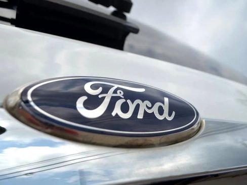 Used 2010 Ford Explorer XLT image 8