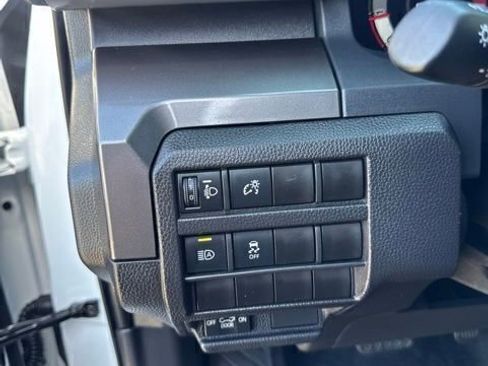 Certified 2025 Toyota Tacoma TRD Off-Road AWD/4WD image 18