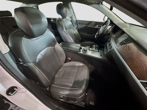 Used 2018 Genesis G80 3.8 w/ Option Group 03 image 15