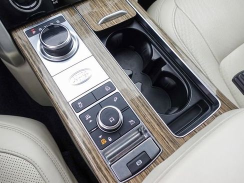 Used 2019 Land Rover Range Rover HSE image 19