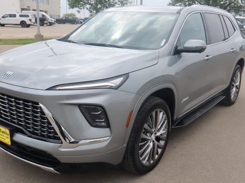 Used 2025 Buick Enclave Avenir w/ Trailering Package, 5000 lbs. AWD/4WD image 3