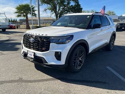 New 2026 Ford Explorer ST w/ Sun And Sound Package image 7