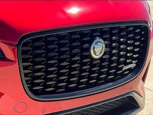 Used 2024 Jaguar F-PACE R-Dynamic S image 33