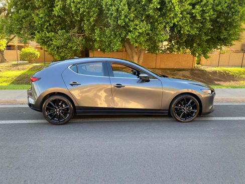 Used 2021 MAZDA MAZDA3 s FWD image 8