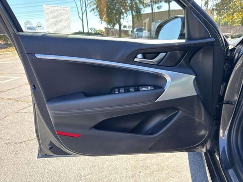 Used 2023 Genesis G70 2.0T image 20