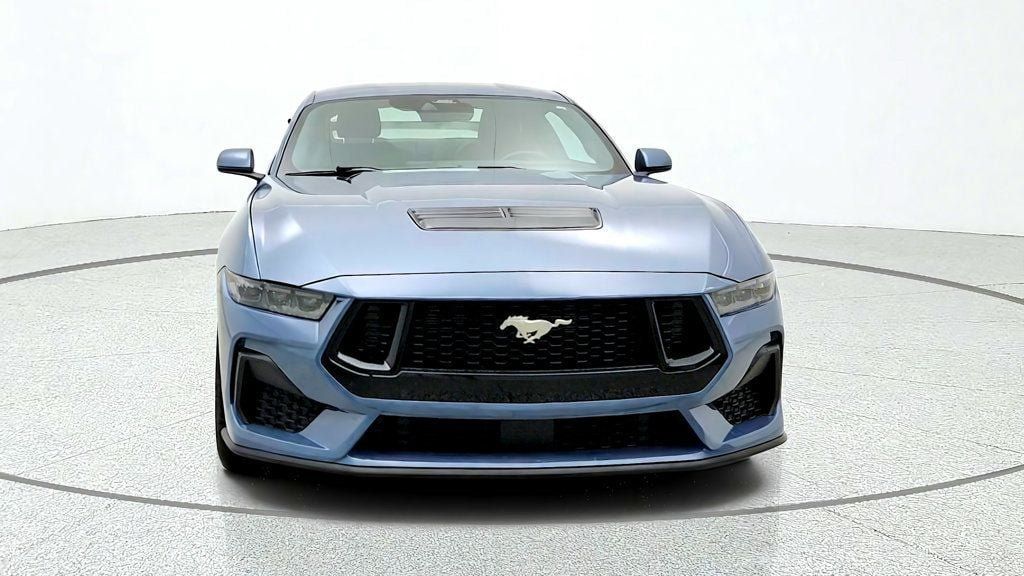 Used 2025 Ford Mustang GT Premium RWD image 2