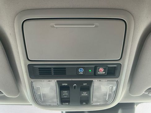 Used 2018 Honda Odyssey Touring image 25