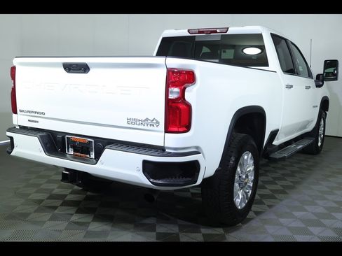 Used 2023 Chevrolet Silverado 2500 High Country w/ Z71 Off-Road Package image 18
