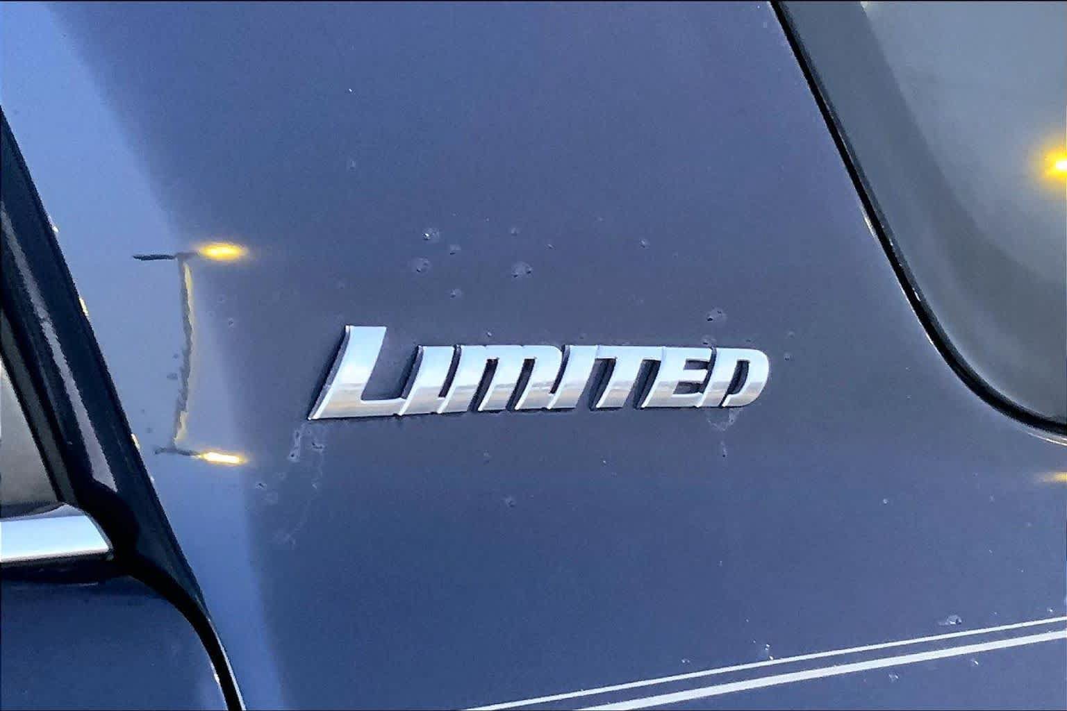 Used 2015 Toyota 4Runner Limited RWD image 9