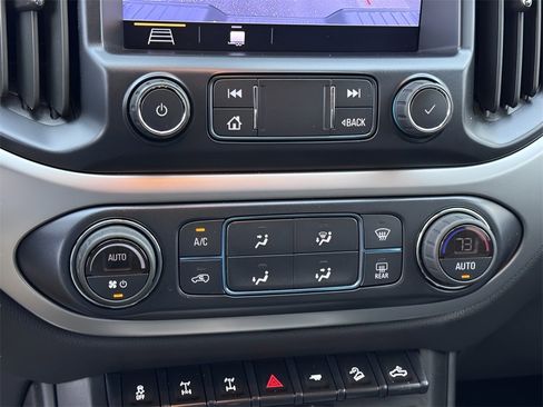 Used 2022 Chevrolet Colorado ZR2 image 18