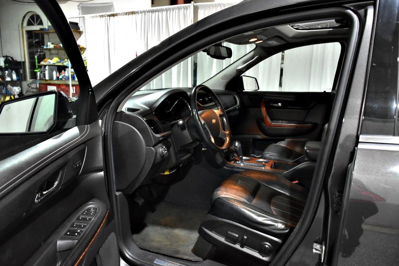 Used 2014 Chevrolet Traverse LTZ FWD image 10