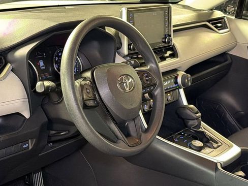 Used 2019 Toyota RAV4 XLE image 27