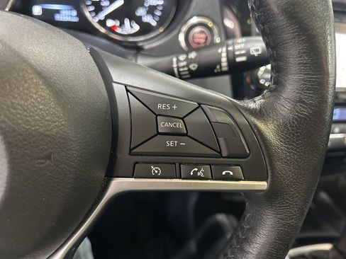 Used 2017 Nissan Rogue SL w/ SL Premium Package FWD image 31
