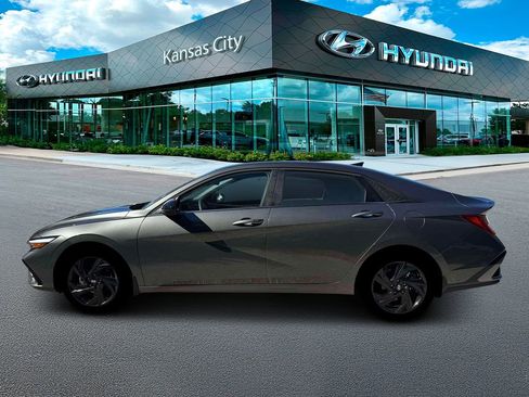 New 2026 Hyundai Elantra SEL Sport Premium FWD image 3