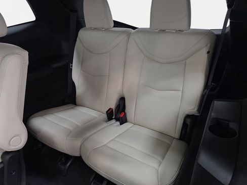 Certified 2023 Cadillac XT6 Sport w/ Technology Package AWD/4WD image 34