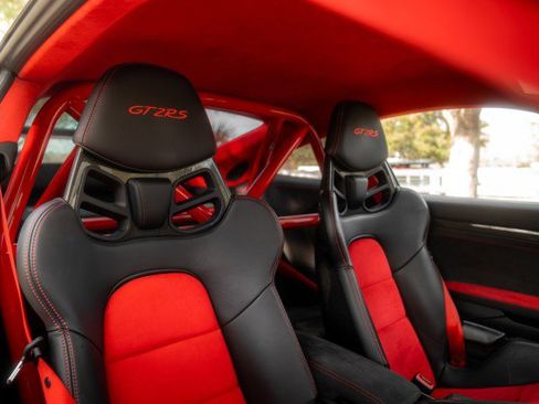 Used 2018 Porsche 911 GT2 RS RWD image 23