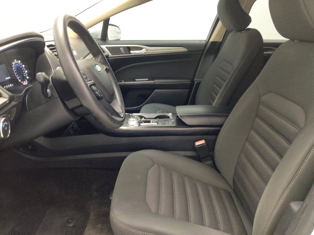 Used 2018 Ford Fusion SE FWD image 17
